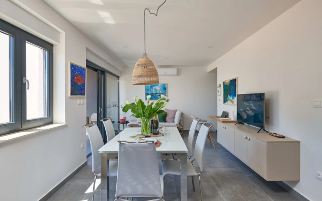 Irena Apartments