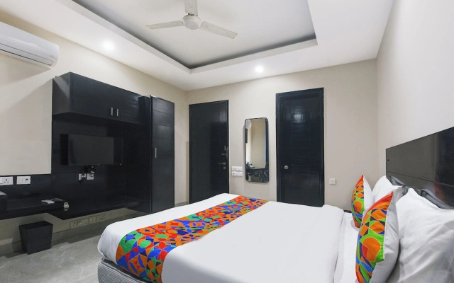 FabHotel Giriraj Hospitality - 100 Meters From Narayana Hospital | Gurugram