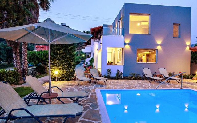 Irida Guesthouse by the pool
