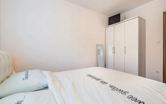 Beautiful Home in Crikvenica With Wifi and 6 Bedrooms