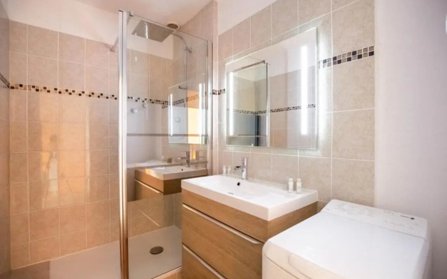 Appartement neuf - à 500m de la mer avec balcon