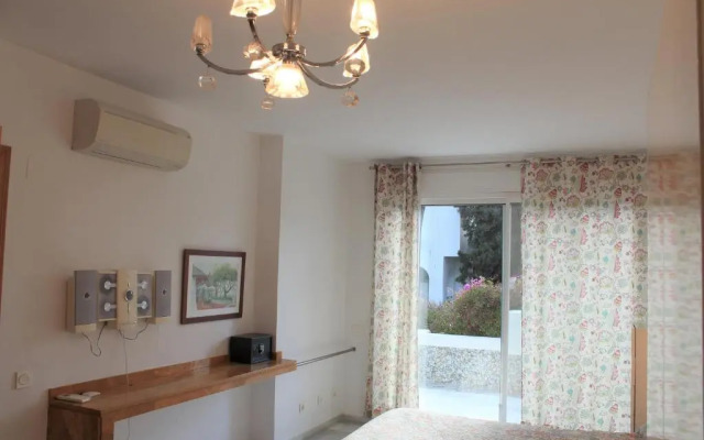 Alcazaba Beach Apartment 3302