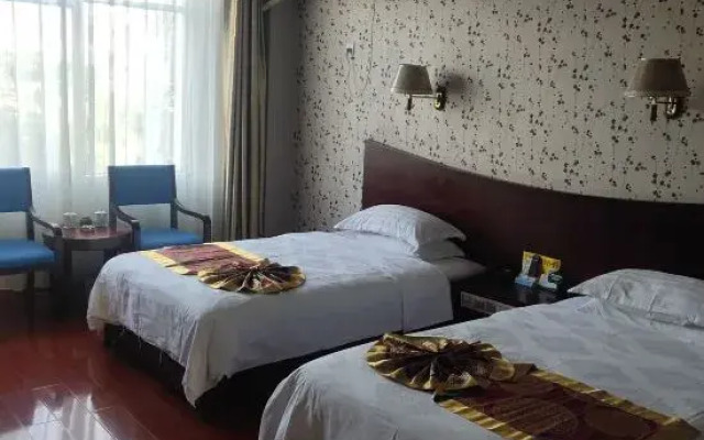 Pu'er Tianyi Hotel