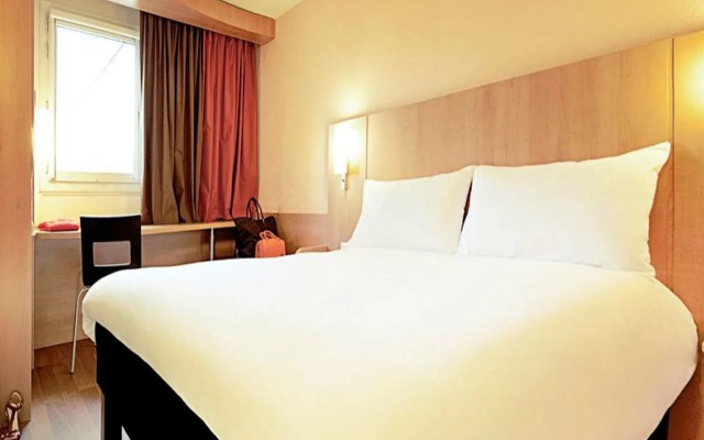 Отель ibis Barcelona Pza Glories 22