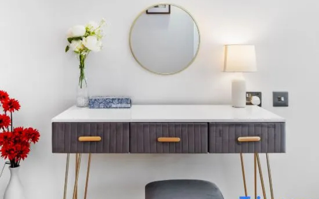Luxury 1-Bed Apt | 7 Mins to London Eye + Terrace