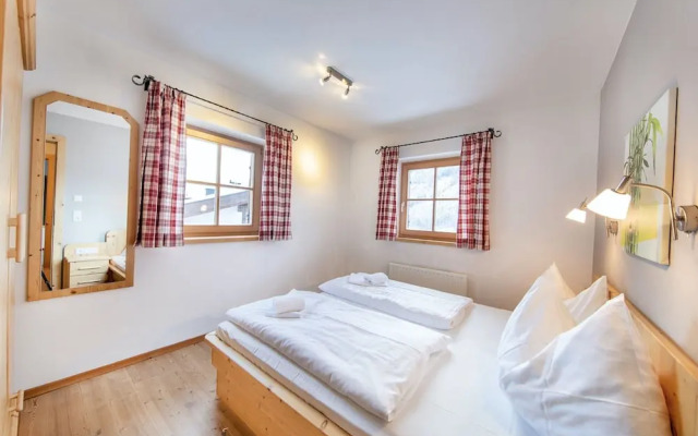 Luxurious Chalet With Sauna in Konigsleiten