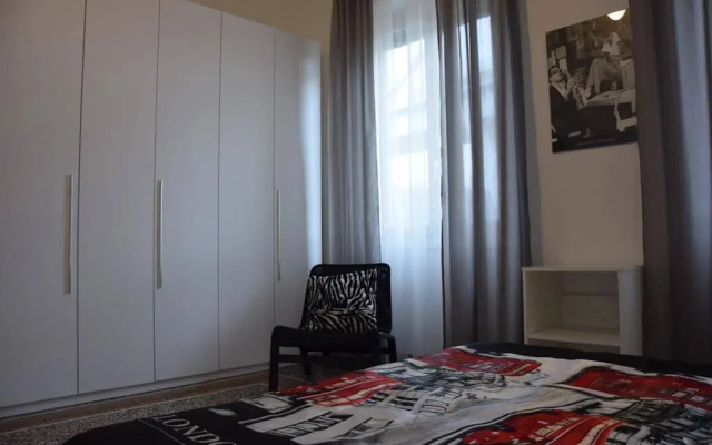 Alexandra Apartment Near Metro