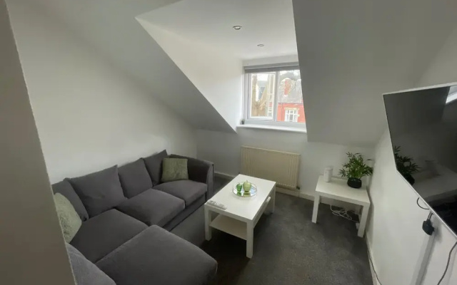 Stylish Two Bedroom Apartment in Leeds