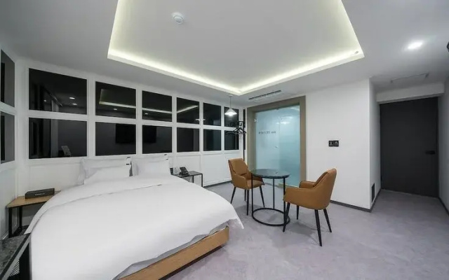 HOTEL166