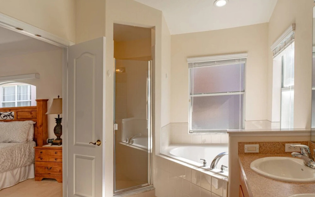 610 West Stonebridge