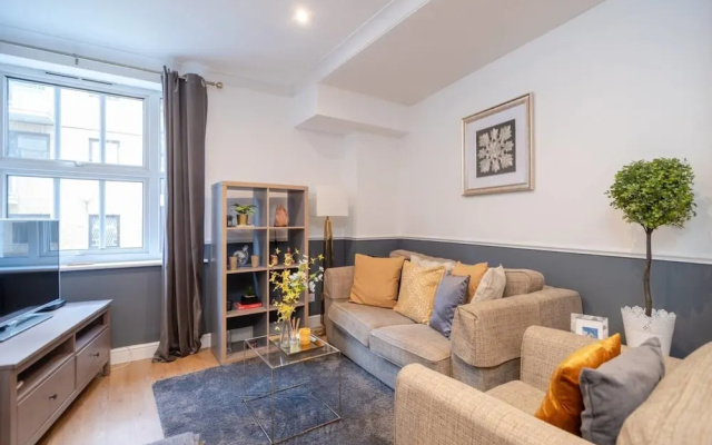 Modern 1 Bed, up to 4 Guests, Tower Bridge