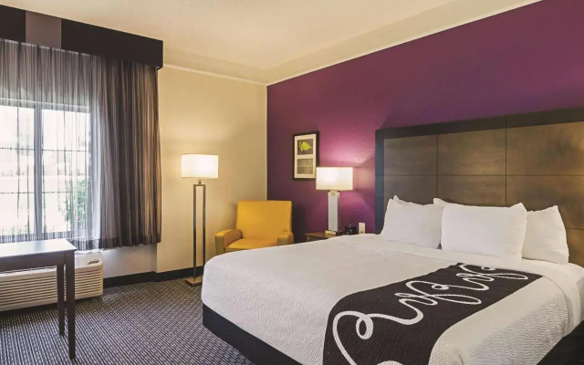 La Quinta Inn & Suites by Wyndham Denver Airport DIA