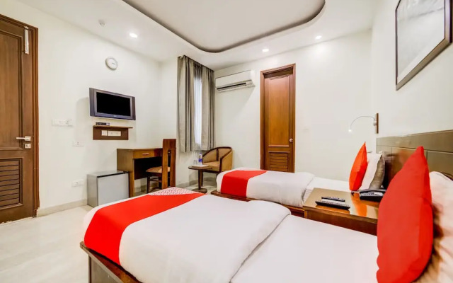 OYO 9553 Hotel Kings Plaza