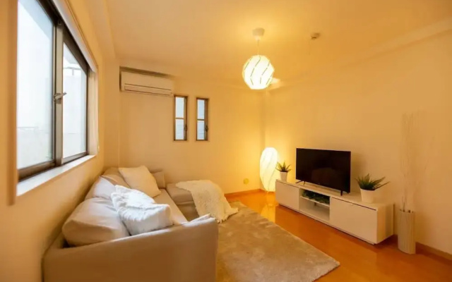 Station & White Osaka station 4BR luxury house