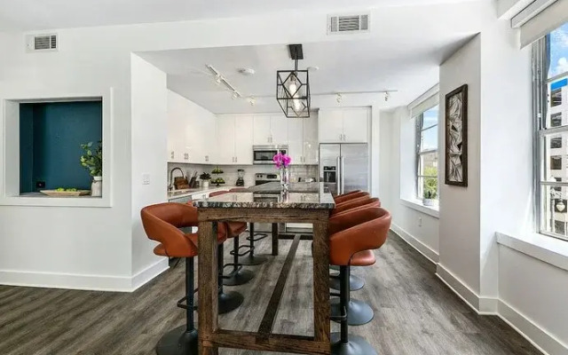 Chic 4BR Condo in California Building