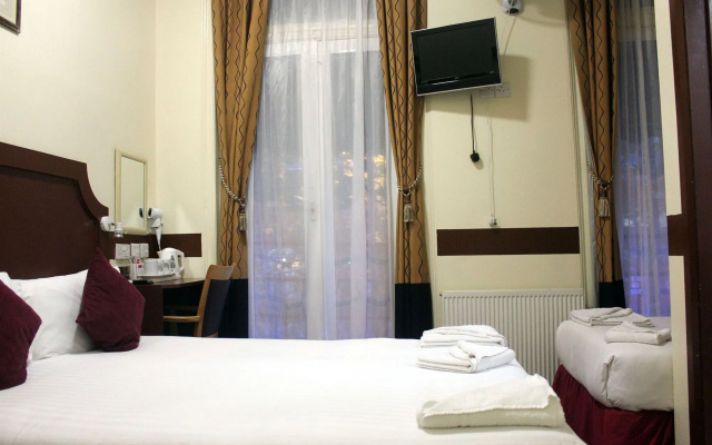Victoria Station Hotel
