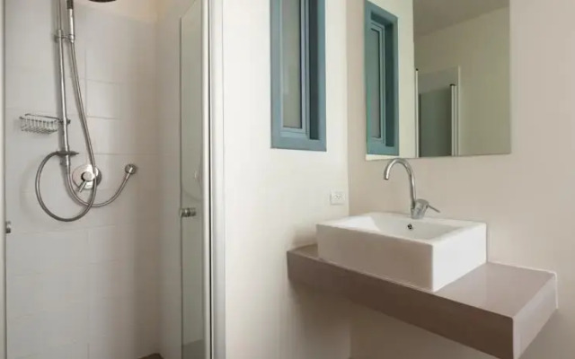 A fully Renovated Apartment At A Central location