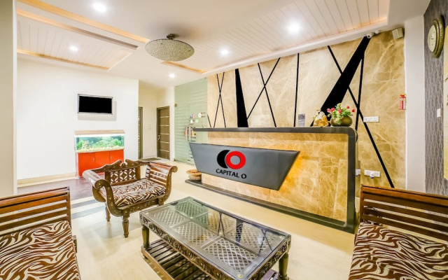Capital O 38526 Hotel Epic