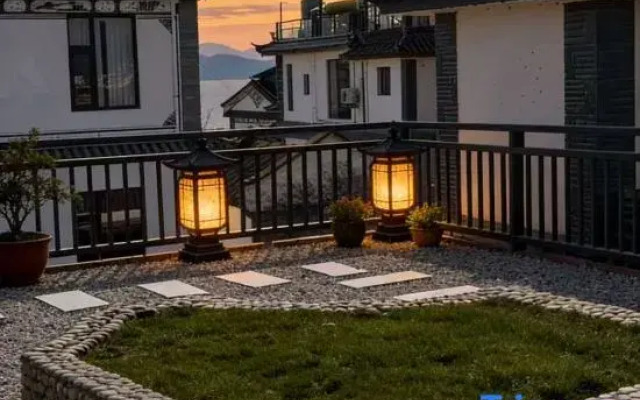 Qiuyan Homestay (Dali Erhai Lake Most Beautiful One Kilometer)