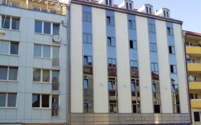 Отель Rivoli Германия, Мюнхен - 7 отзывов об отеле, цены и фото номеров - забронировать отель Rivoli онлайн вид на фасад