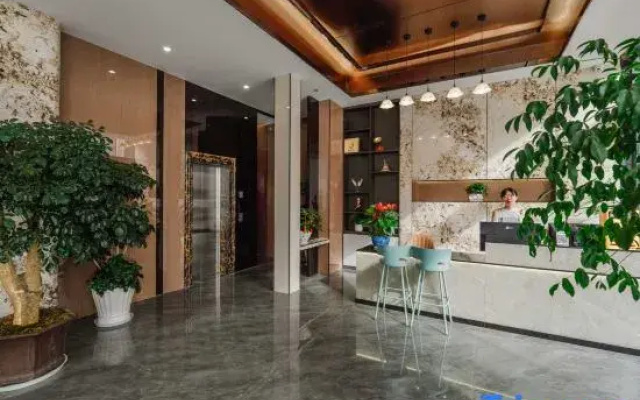 Jinfeng Hotel (Hejing Square Store, Zhaotong Shenggeng Cultural Park)