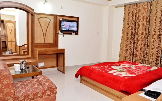 OYO 10692 Hotel Shubham