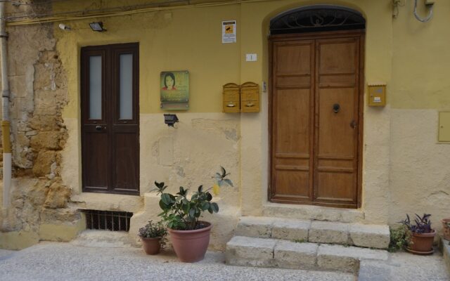 Отель B&B Il Meraviglioso Mondo di Amelie Агридженто вид на фасад