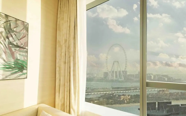 LUX Iconic Views at Palm Tower Suite 1