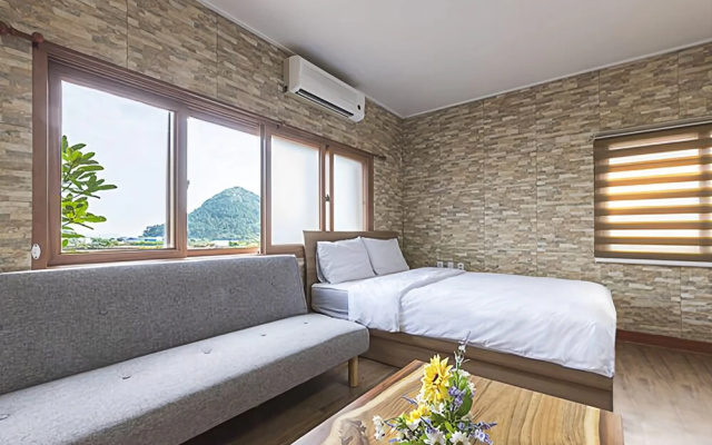 Seogwipo Sanbangsan ae Pension