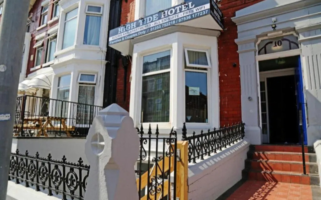 OYO High Tide Hotel