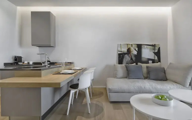 Luxury Suites Collection-Viale Milano 33