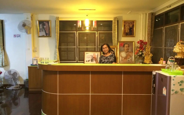 Chutikarn Home