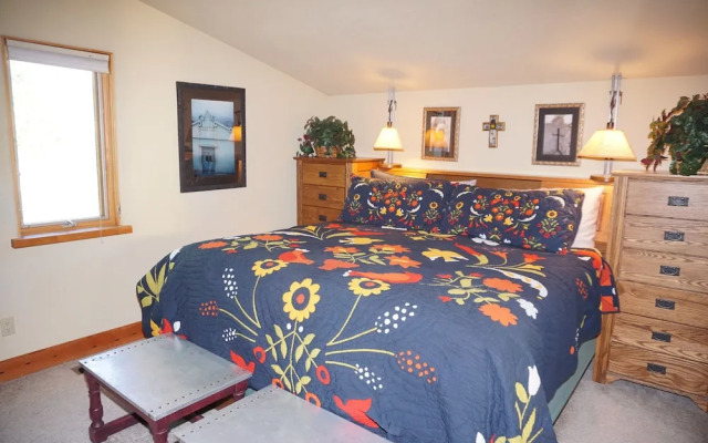Ski-in/out House With Outstanding Views Of Slopes - Quiet Location At End Of Cul-de-sac 5 Bedroom Home by RedAwning