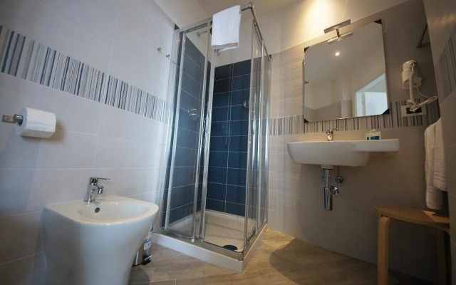 Luna Rooms