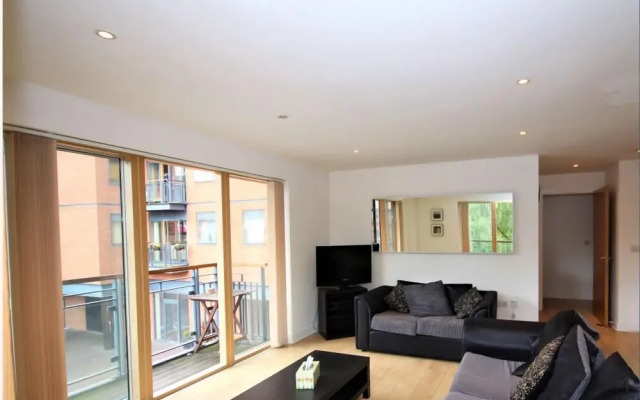 Canal Wharf 2 Bedroom Water Front