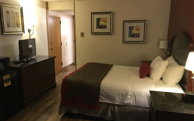 Ramada By Wyndham Albert Lea