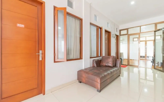 Reddoorz Near Kiara Artha Park