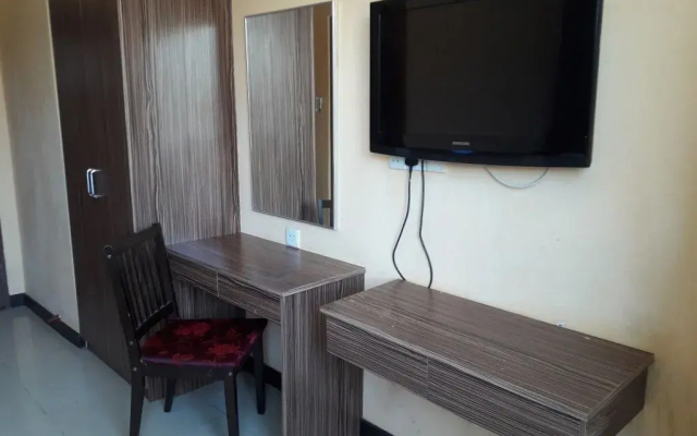OYO 216 La Viva Hotel