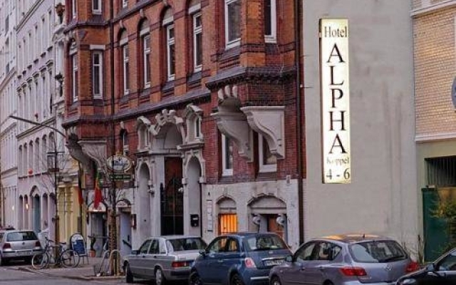 Отель ALPHA Hotel Garni Германия, Гамбург - отзывы, цены и фото номеров - забронировать отель ALPHA Hotel Garni онлайн вид на фасад