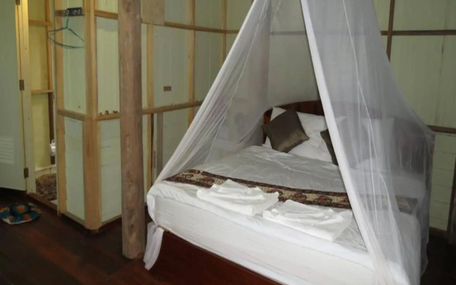 Jungle Hill Beach Bungalow