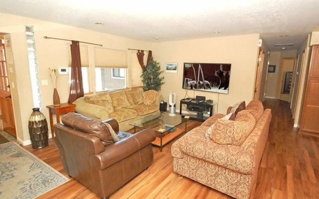3513 Pony Express 3 Bedroom Home by RedAwning