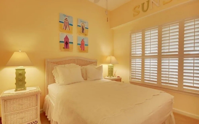 402 Playa Flamingo - 2 Br Condo