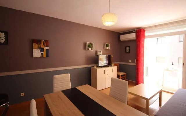 Apartment in Empuriabrava Near Sandy Beach