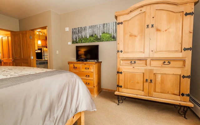 Jackpine Lodge by Summit County Mountain Retreats