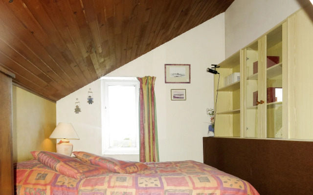 Holiday Home Le Petit Clos (RGV300)