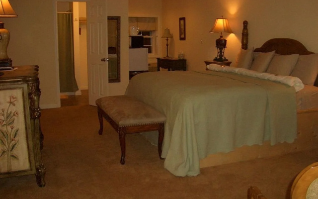 Cart Barn Inn