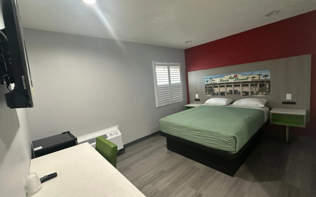 Hi-Way Host Motel
