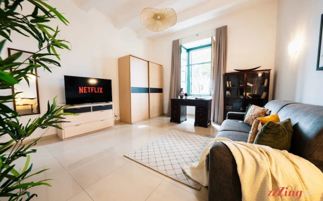 Elegant Maltese Hideaway Near Valletta