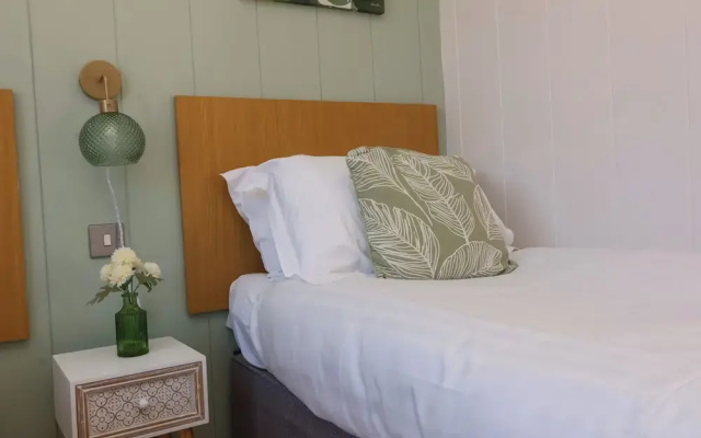 Daffodil Lodge