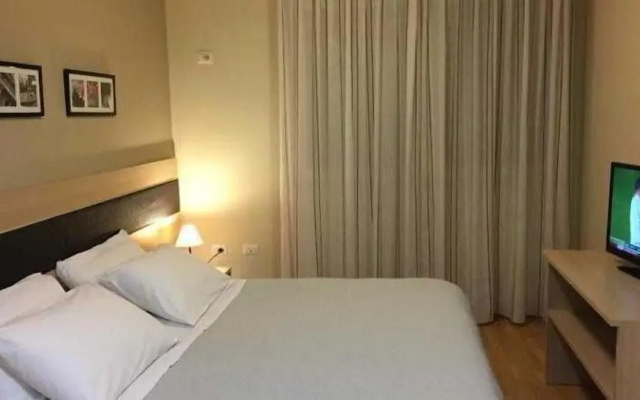 Center Rooms Oresti